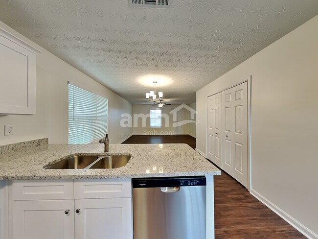 Building Photo - 816 Carlton Pointe Terrace