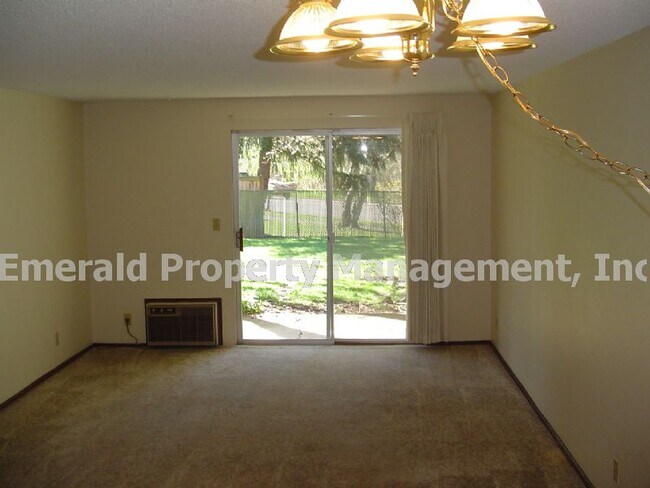 Foto del edificio - Beautiful Southeast Eugene hillside locati...
