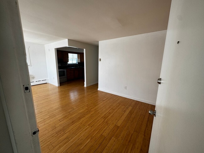 Building Photo - 207 Summit Ave