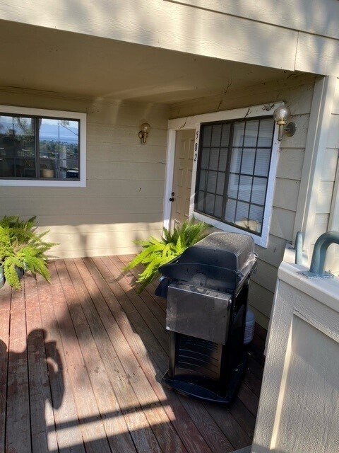 Front door patio - 582 Elk Ridge Way