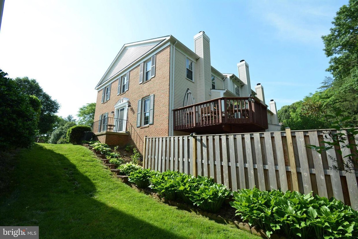 6153 Summer Park Ln, Alexandria, VA 22315 Townhome Rentals in