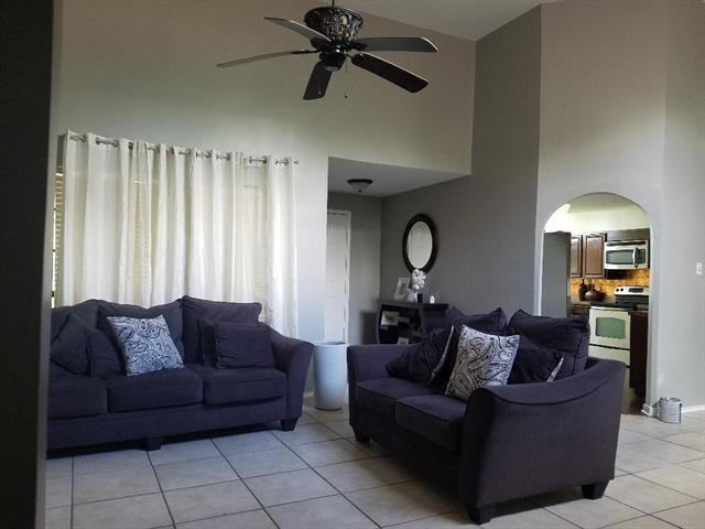 Foto del edificio - 8814 Pine Forest Dr