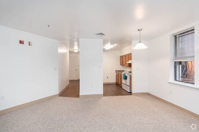 2HAB, 1BA - 880 ft² - Landmark Apartments