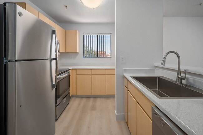 Building Photo - The Colony Apartments