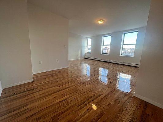 Foto del edificio - 2 bedroom in BRONX NY 10468