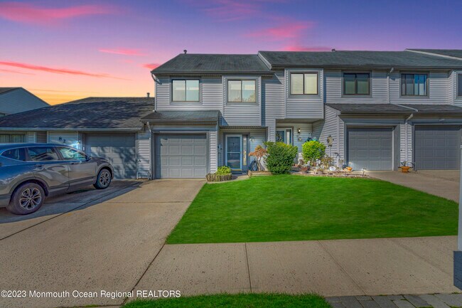 Building Photo - 84 Lexington Cir