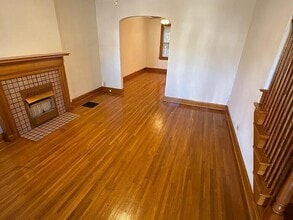 Building Photo - 3140 Indianola Ave