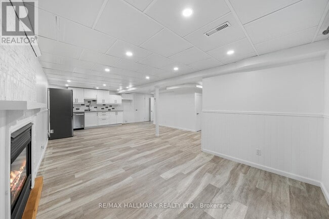 Building Photo - 237 Osmond Crescent