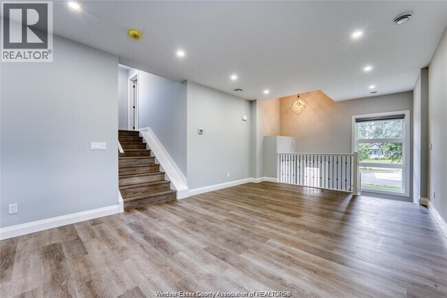 Photo du bâtiment - 762 S Pacific Ave