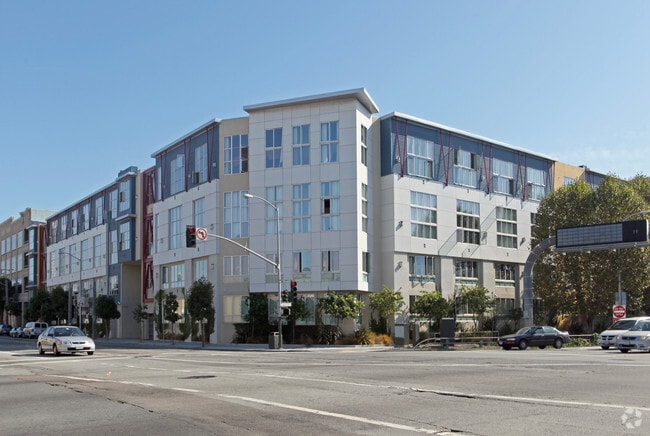 Primary Photo - 683 Brannan St Loft Apartments