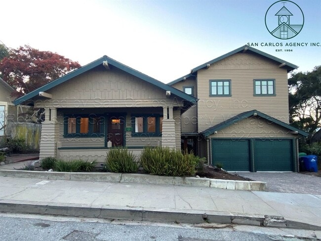 Foto del edificio - Craftsman-Style Downtown Pacific Grove Home