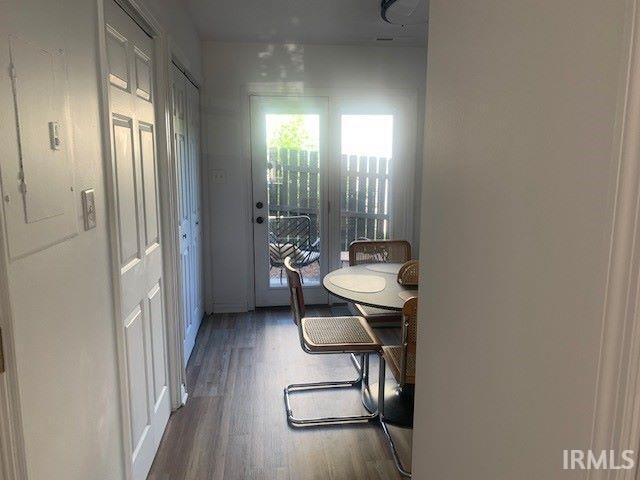 Foto del edificio - 720 E Sherwood Hills Dr