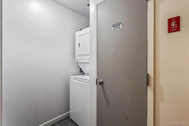Foto del edificio - 100-15 34th Ave