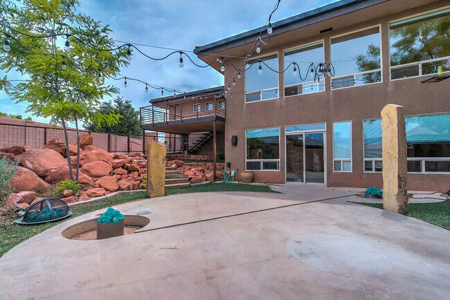 Foto del edificio - 3654 Mitchell Dr