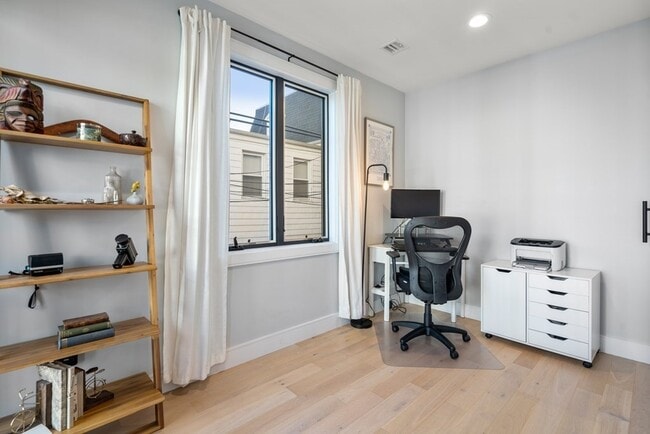 Foto del edificio - 148 W 9th St