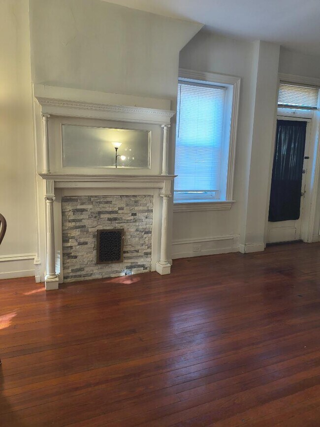 Foto del edificio - 6845 Germantown Ave