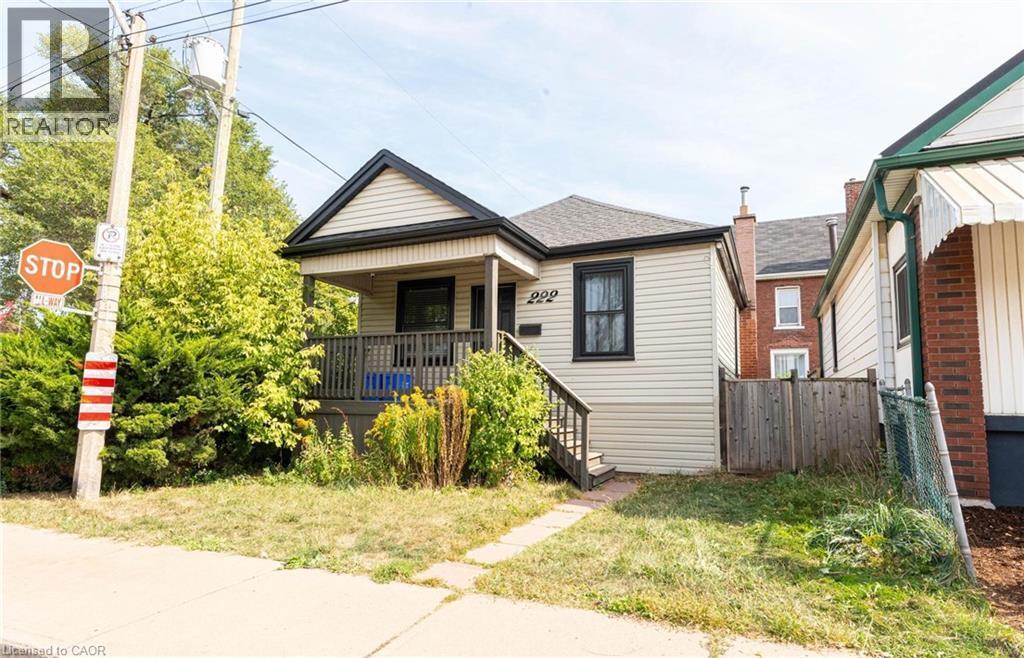 Primary Photo - 222 Kensington Ave N