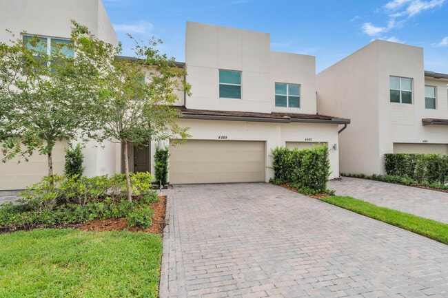 Building Photo - 4989 Navali Dr