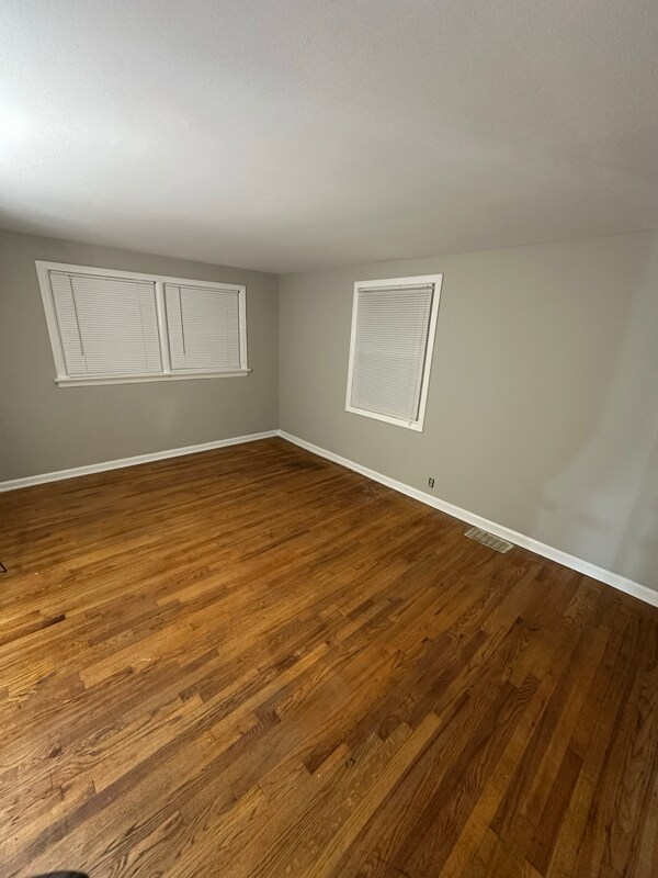 Foto del edificio - 714b Glen Rd