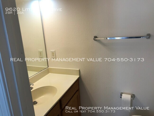Building Photo - 2 Bedroom, 1 1/2 Bath Condo in Kingstree