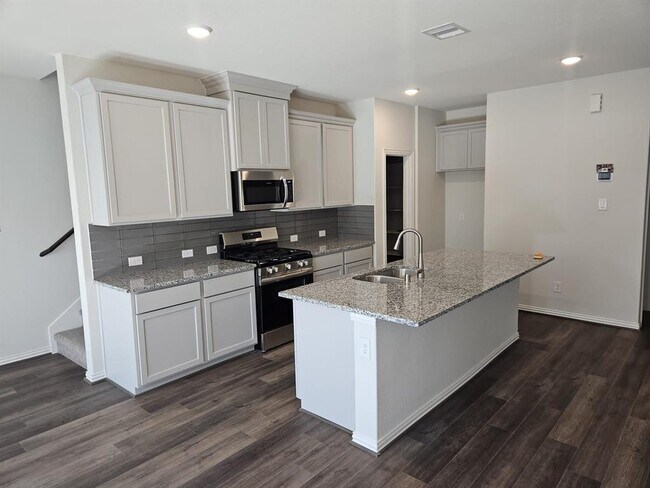 Building Photo - 27835 Western Crk Ct