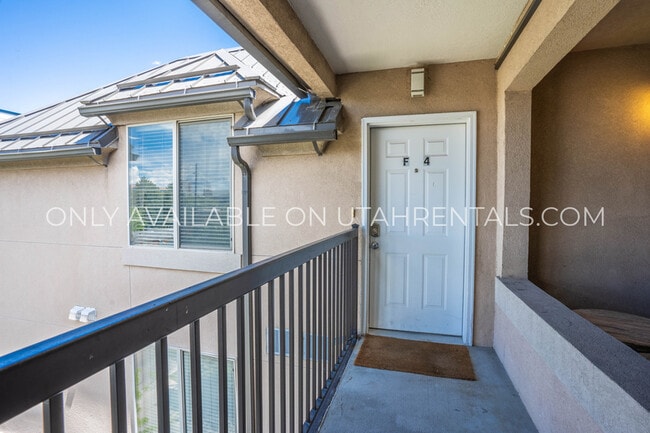 Building Photo - 892 E 700 N