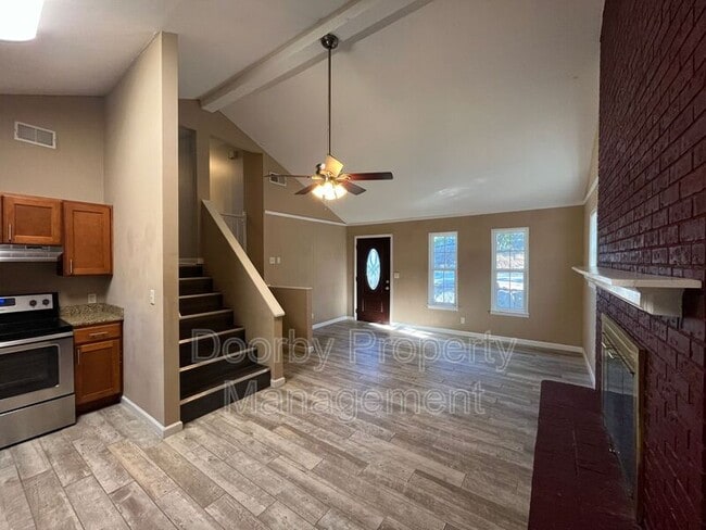 Foto del edificio - 6619 Fairview Rd