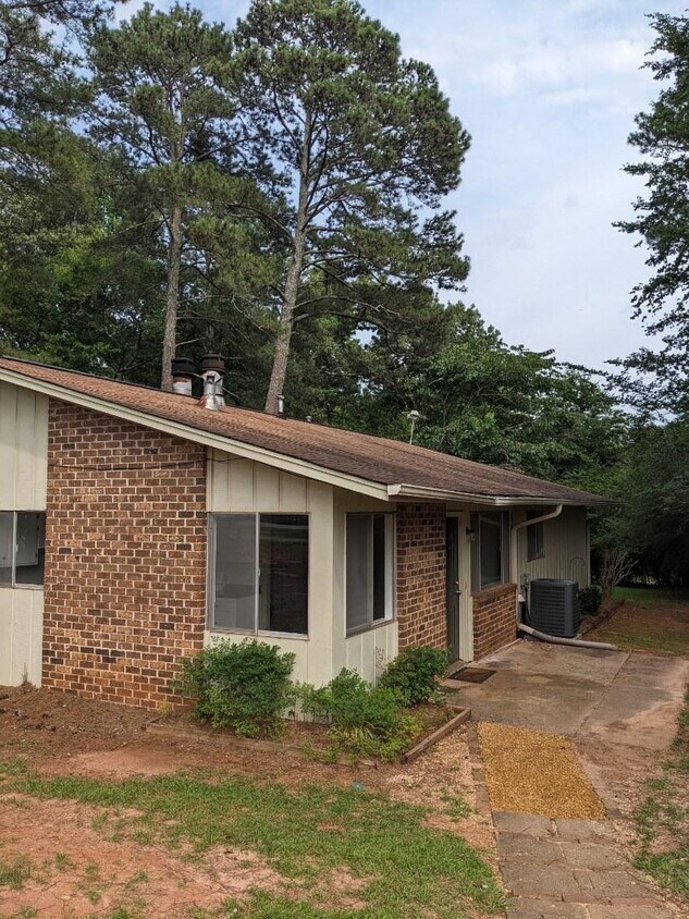 207 Whitehall Rd Unit 207, Athens, GA 30605 Condo for Rent in Athens