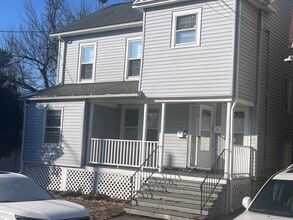 Building Photo - 124 Thorpe St