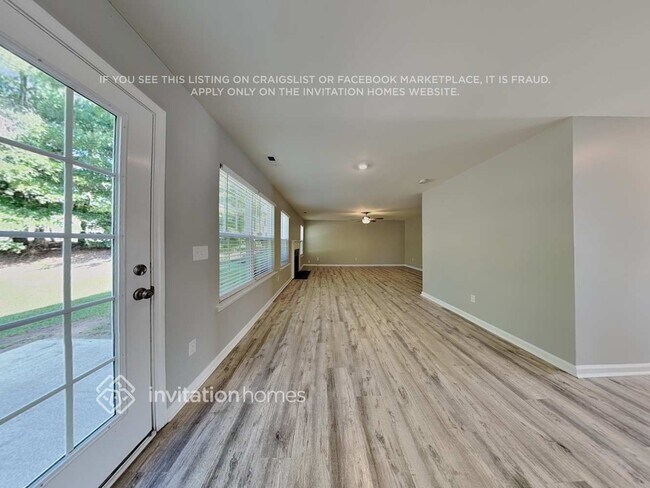 Foto del edificio - 3920 Laurel Glen Dr