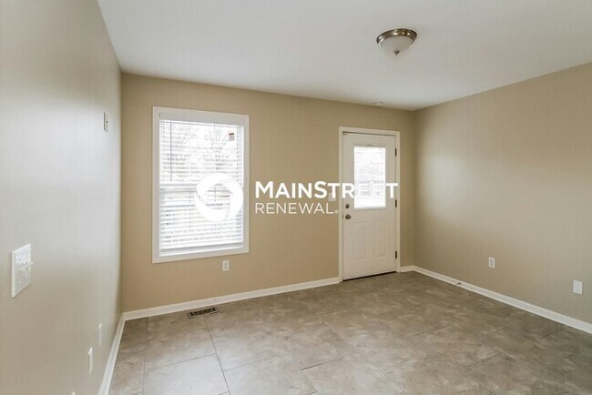 Foto del edificio - 3 Bedroom Pet-Friendly Home in Louisville, KY with Main Street Renewal