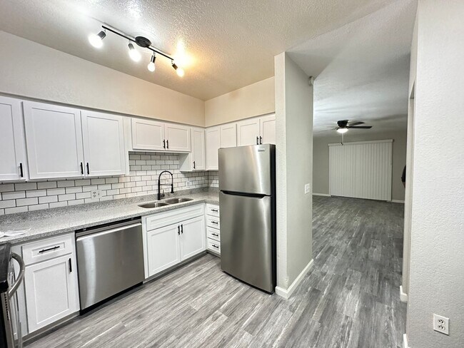 Foto del edificio - Two Bedroom Condo in Phoenix