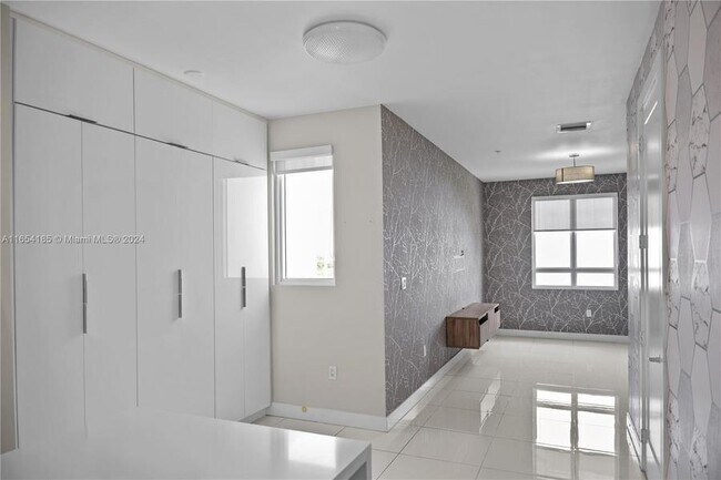 Foto del edificio - 10245 NW 63rd Terrace