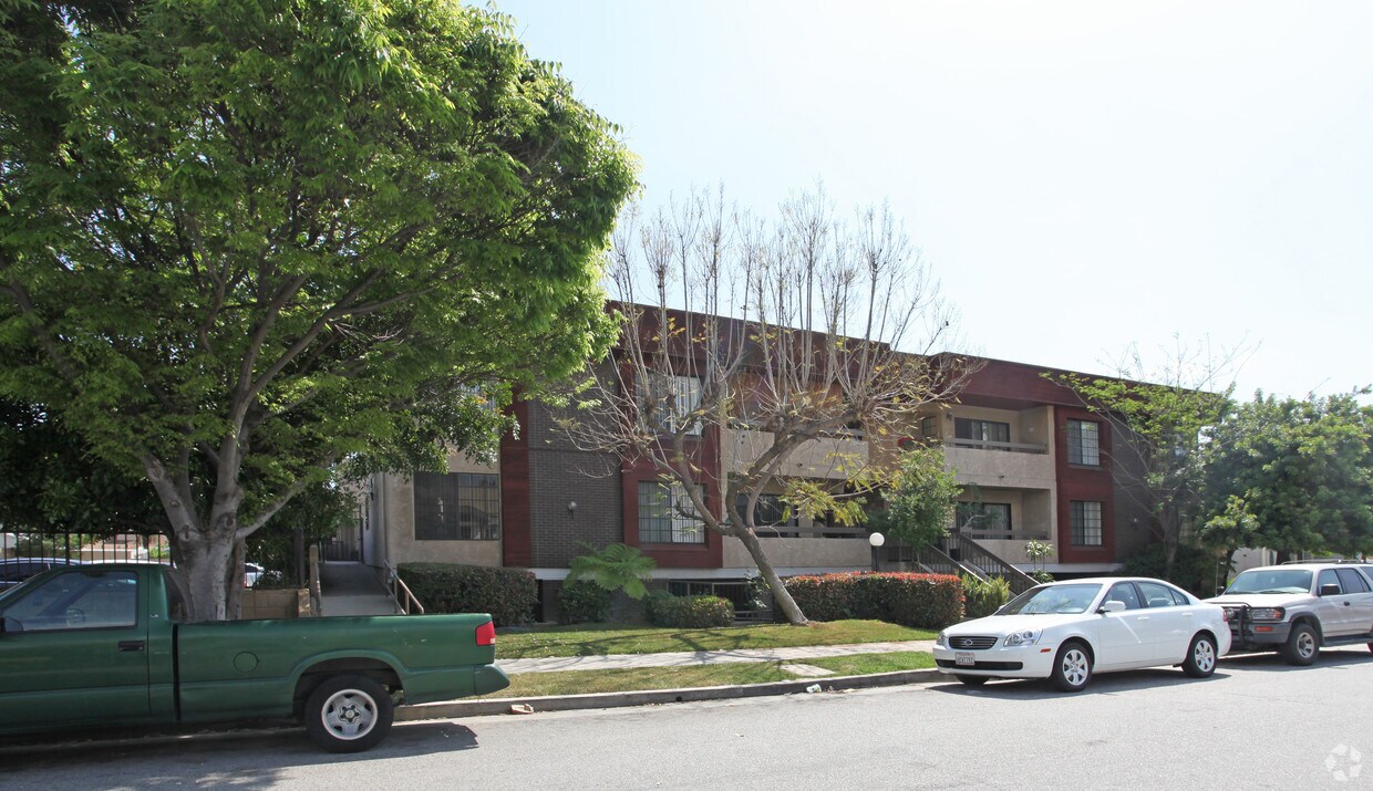 Foto del edificio - 324 W Maple St