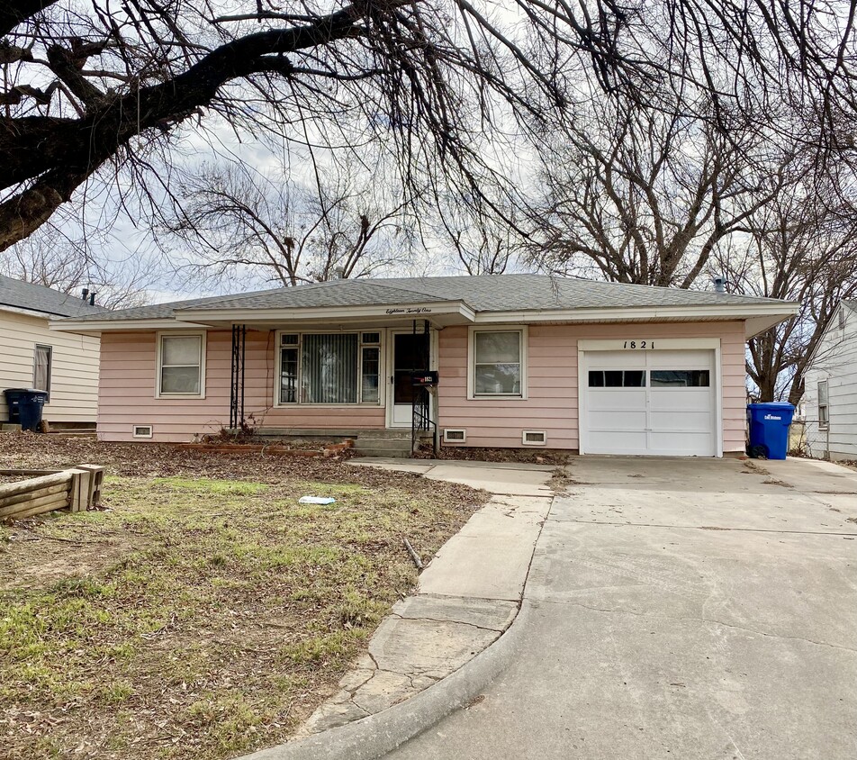 1821 E Park Ave, Enid, OK 73701 - House Rental in Enid, OK | Apartments.com