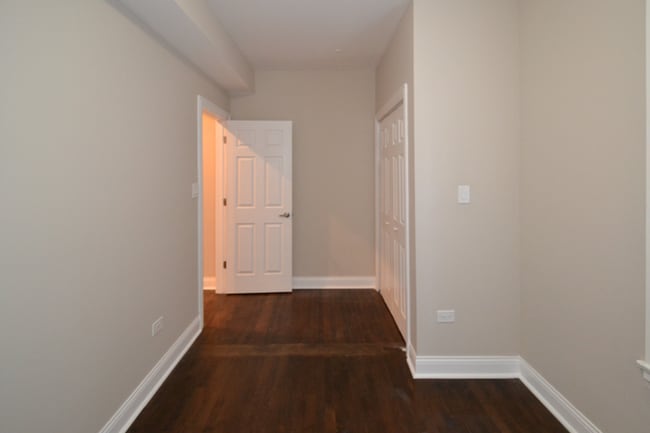 Building Photo - 2 bedroom in Chicago IL 60647