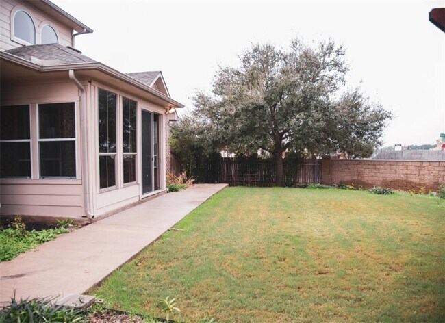 Foto del edificio - 1001 Dyer Crossing Way