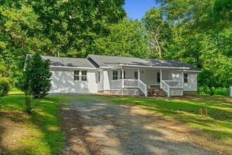 Building Photo - 1320 Coker Dr