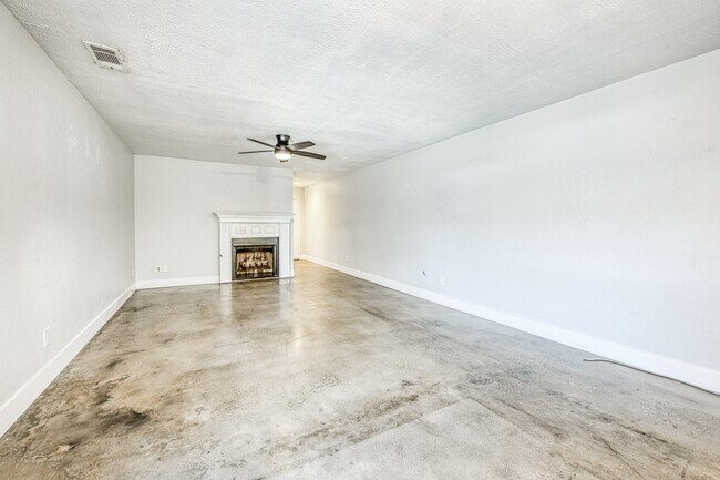 Foto del edificio - 351 Fairmont Ave