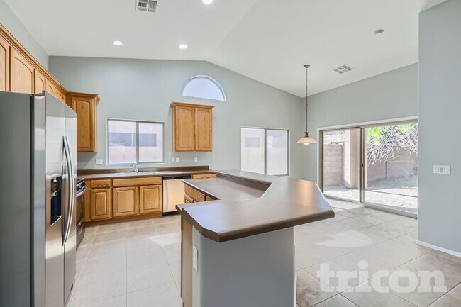 Building Photo - 44196 Vineyard St