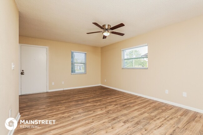 Foto del edificio - 2406 Greenleaf Dr