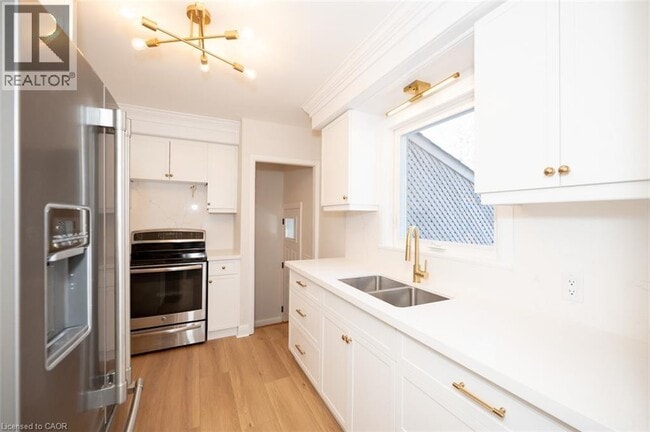 Building Photo - 365 George St