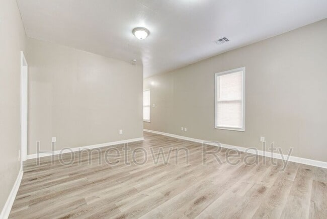 Photo - 2105 N Lottie Ave House