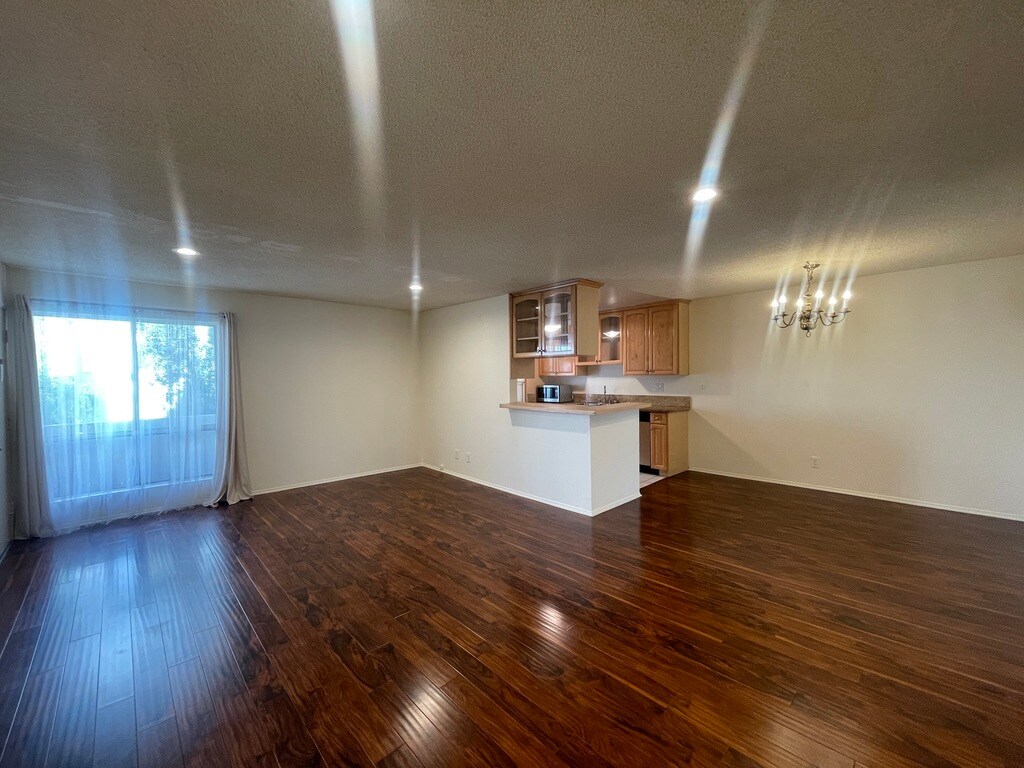 Foto principal - 5330 Zelzah Ave