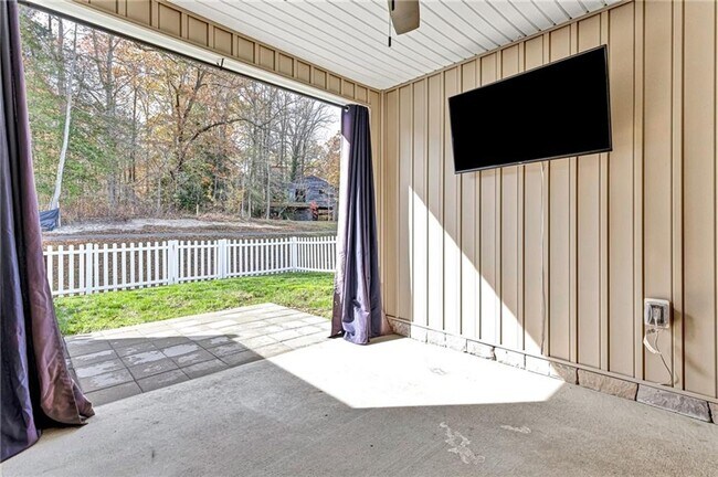 Building Photo - 6573 Carters Walk Ln