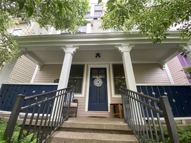 Building Photo - 706 Ivy St