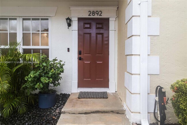 Foto del edificio - 2892 Belmont Ln
