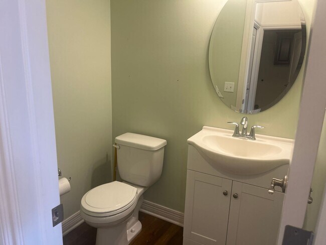 Building Photo - Home For Rent Papillion