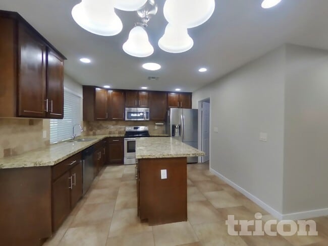 Foto del edificio - 8434 S 19th St