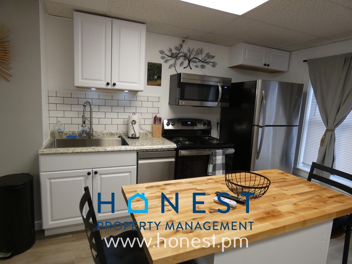 508 Water St Unit 4, Gardiner, ME 04345 Room for Rent in Gardiner, ME